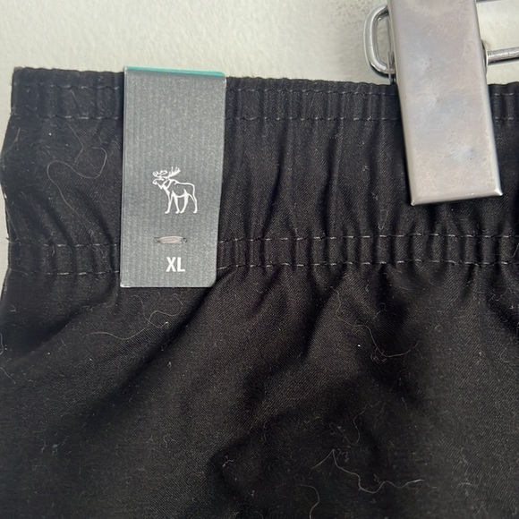 Abercrombie and Fitch Lined Shorts Black - Picture 4 of 6